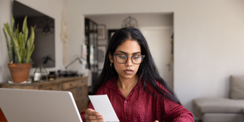 How Bonuses and Seasonal Income Affect Alimony Calculations Photo